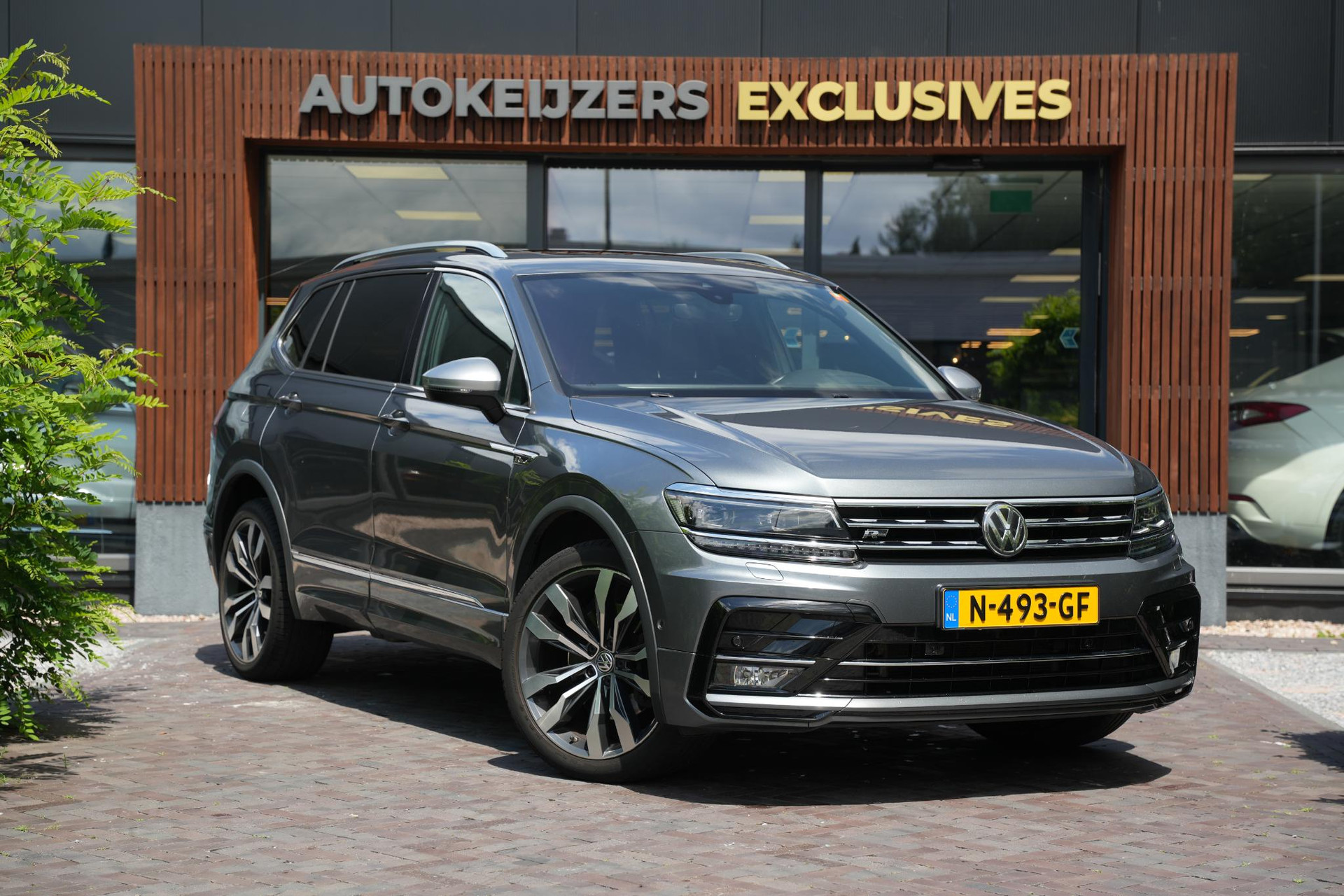 Volkswagen Tiguan Allspace 2.0 TSI 4Motion Highline Business R 7p. 2019 Platinum-grey metallic (2R) 1
