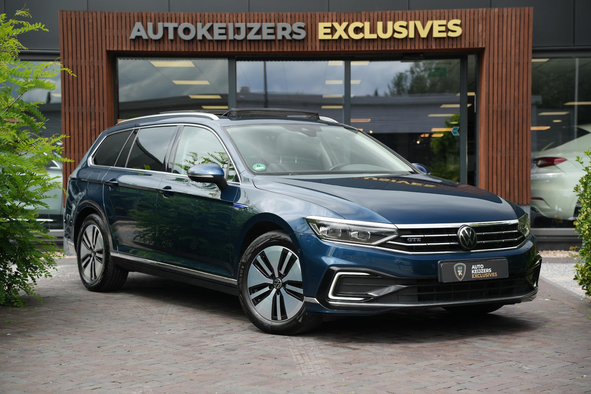 Volkswagen Passat 1.4 TSI PHEV GTE 2021 Aquamarine blue metallic (8H8H) 1