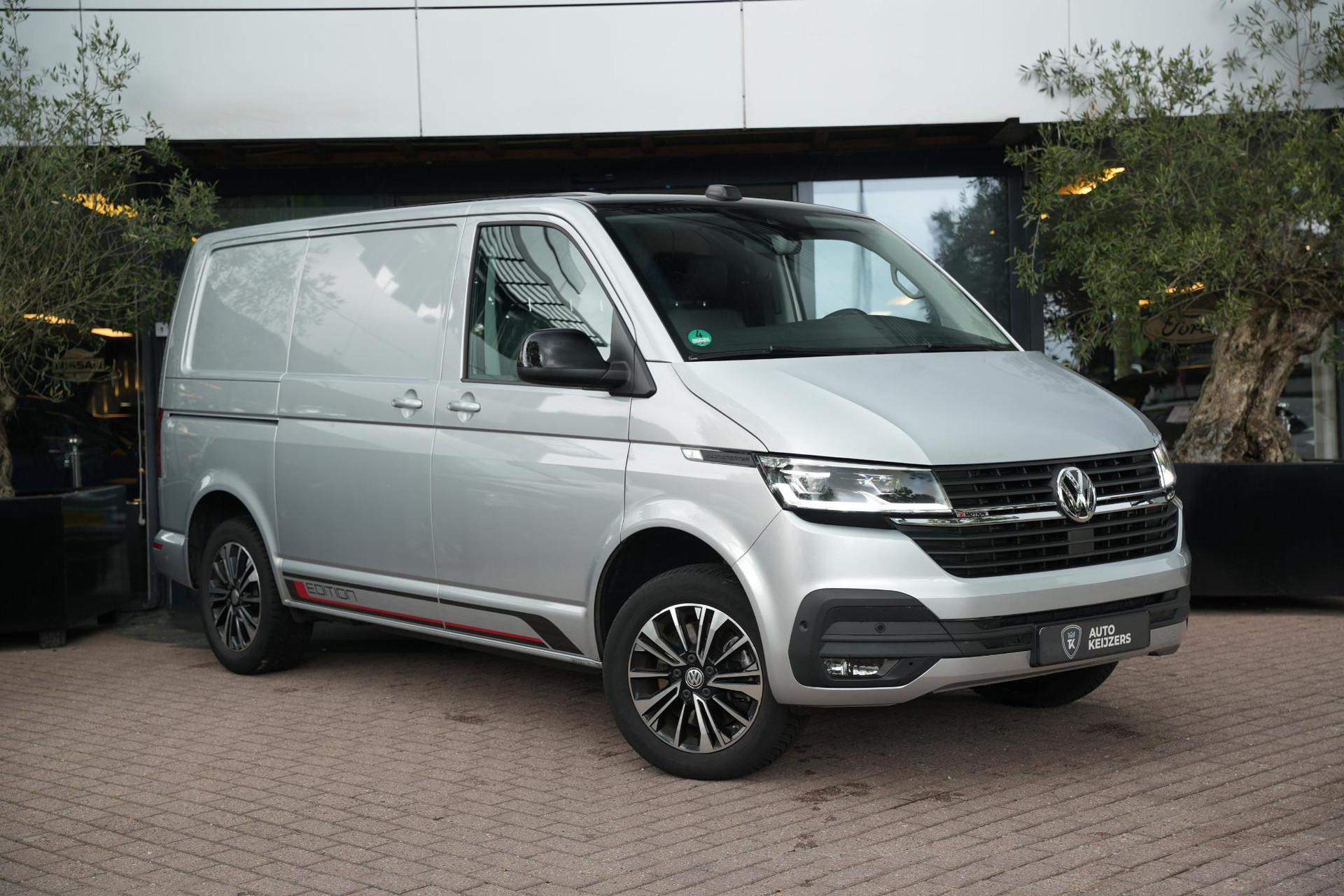 Volkswagen Transporter 2.0 TDI L1H1 4Motion Edition 2022 Reflexsilver metallic (8E) 1