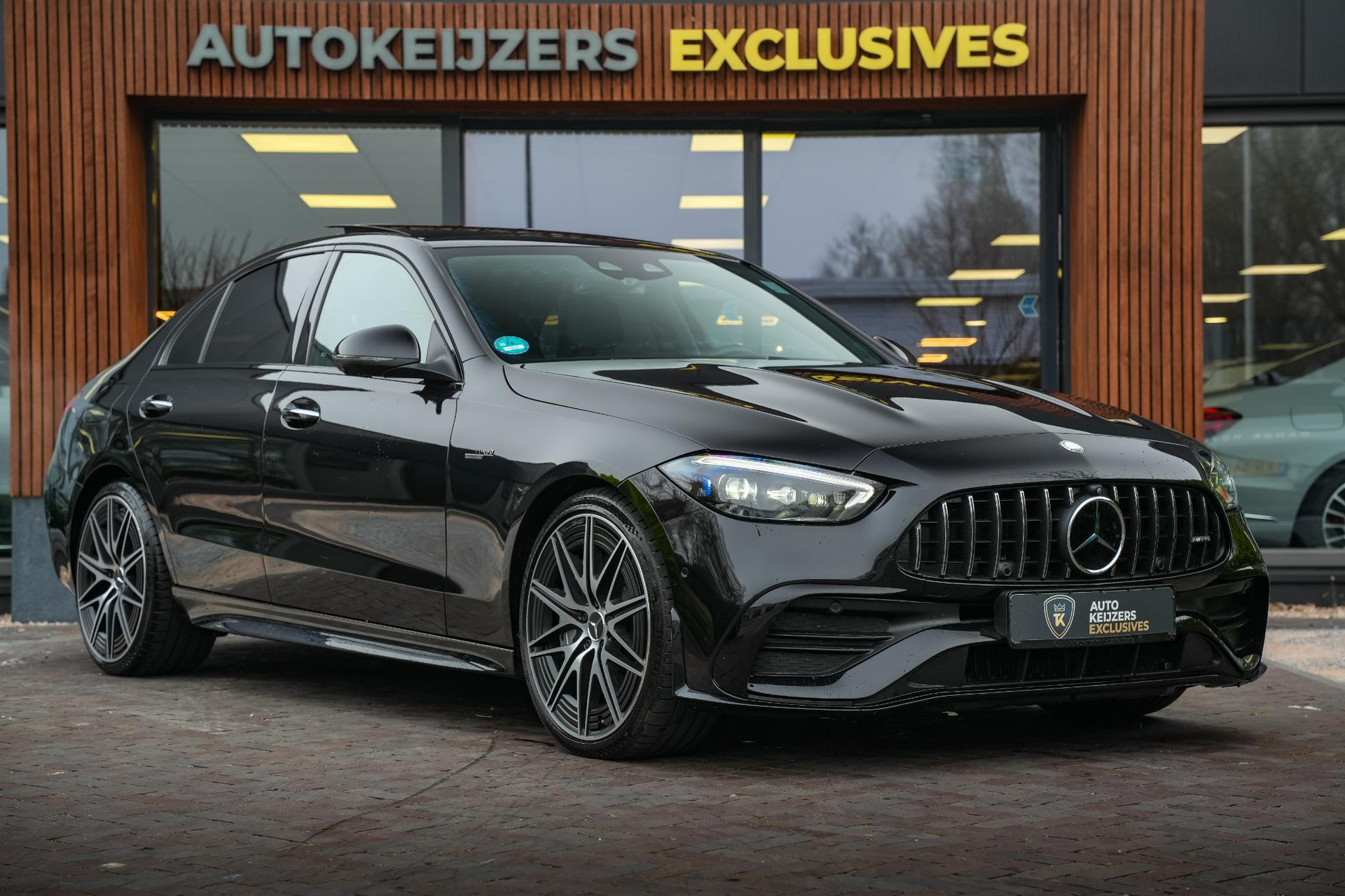 Mercedes-Benz C-Klasse AMG 43 4MATIC 2024 Obsidian black - metallic finish (197U) 1