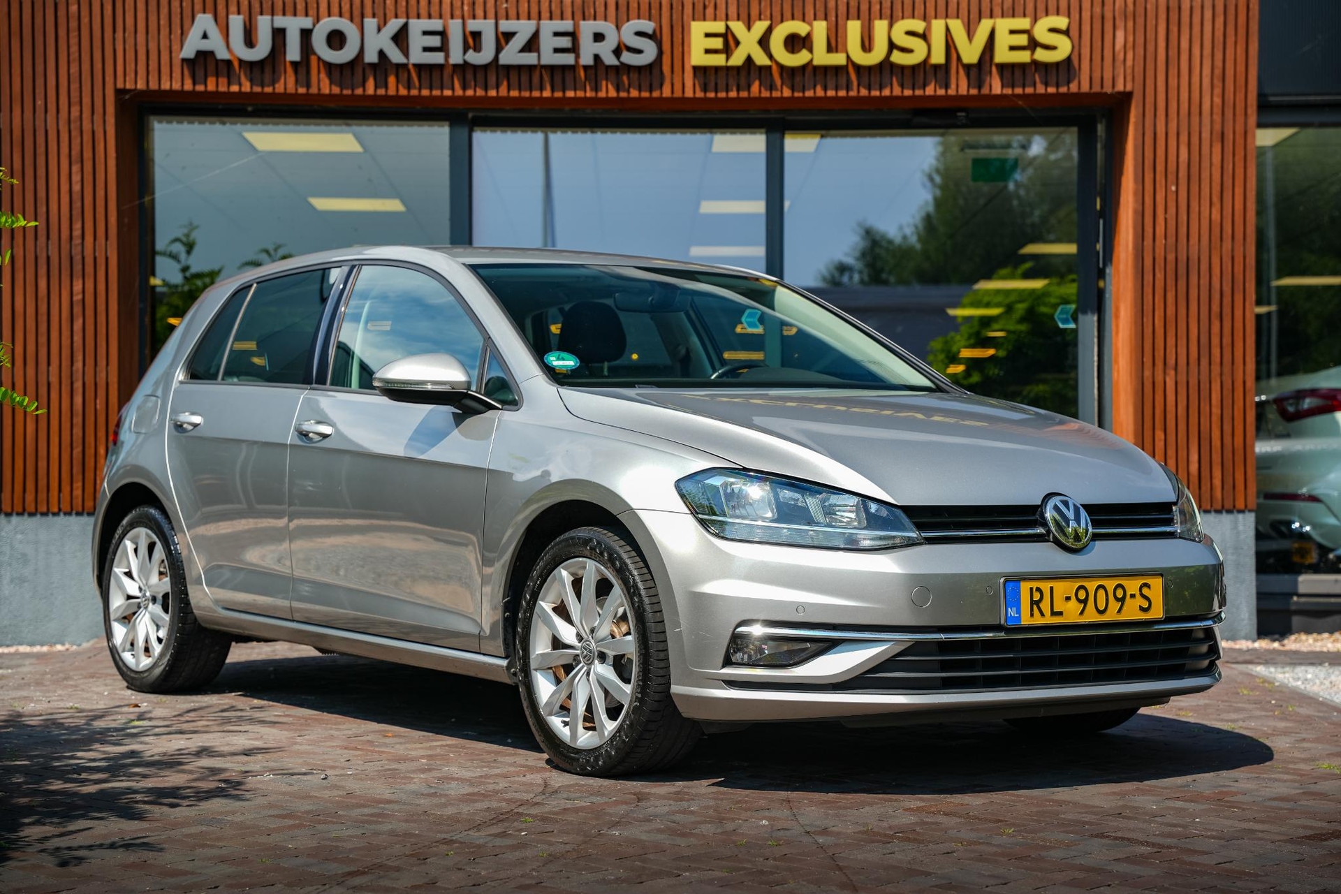 Volkswagen Golf 1.0 TSI Comfortline 2018 Tungsten silver 1