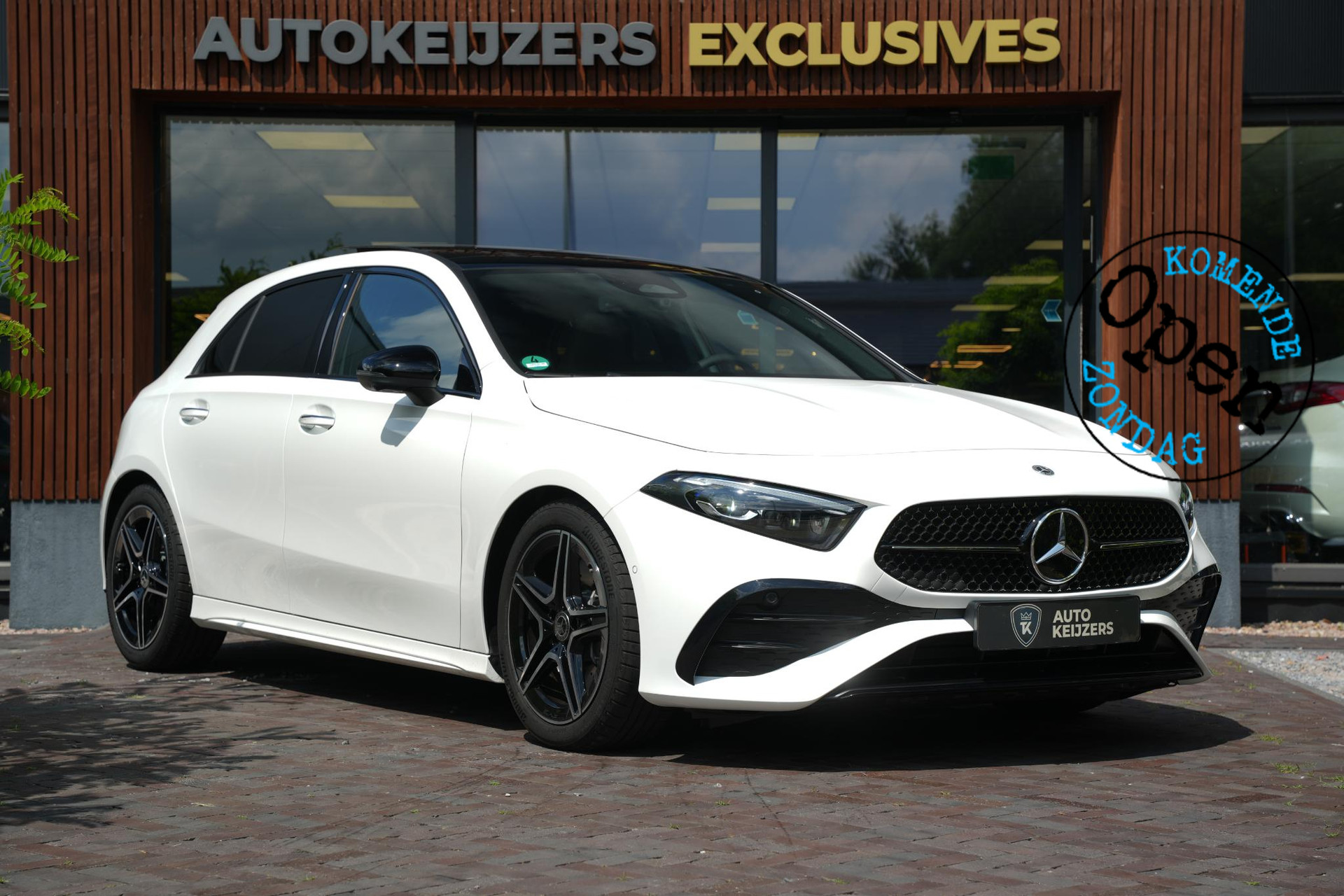 Mercedes-Benz A-Klasse 250 4MATIC AMG Line 2025 POLAR WHITE - STANDARD FINISH (149U) 1
