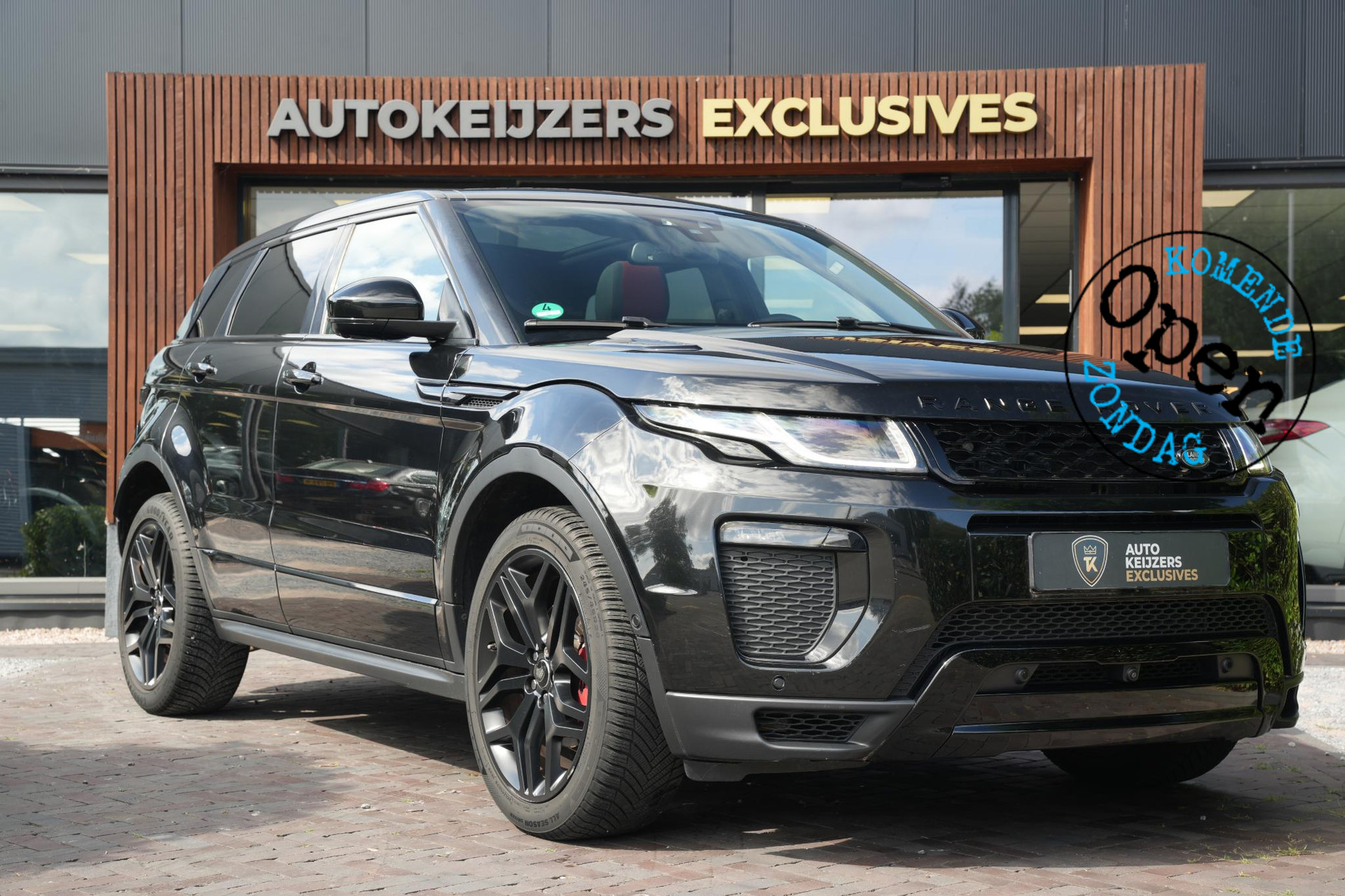 Land Rover Range Rover Evoque 2.0 Si4 HSE Dynamic 2017 Exterior Paint - Santorini Black (1AG) 1