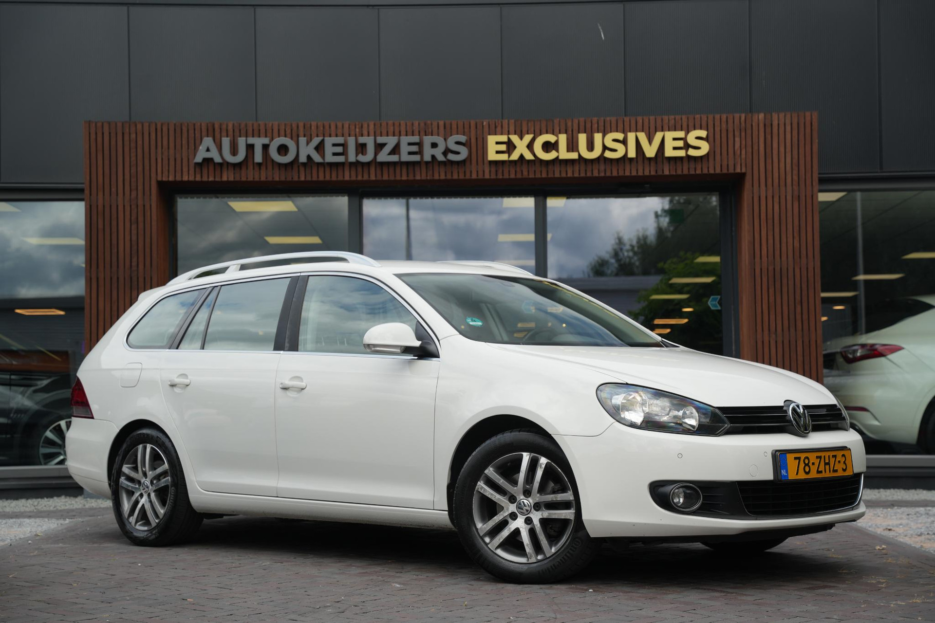 Volkswagen Golf Variant 1.2 TSI High Executive Line BlueMotion 2012 Candy white 1