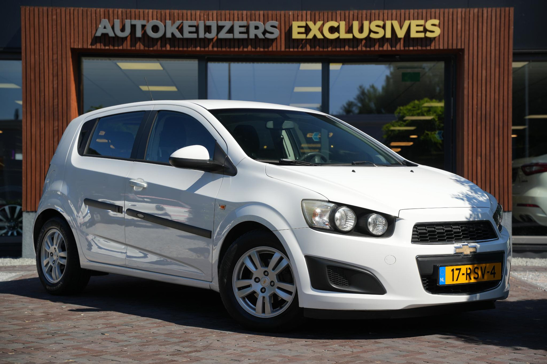 Chevrolet Aveo 1.2 LT 2011 Summit white 1