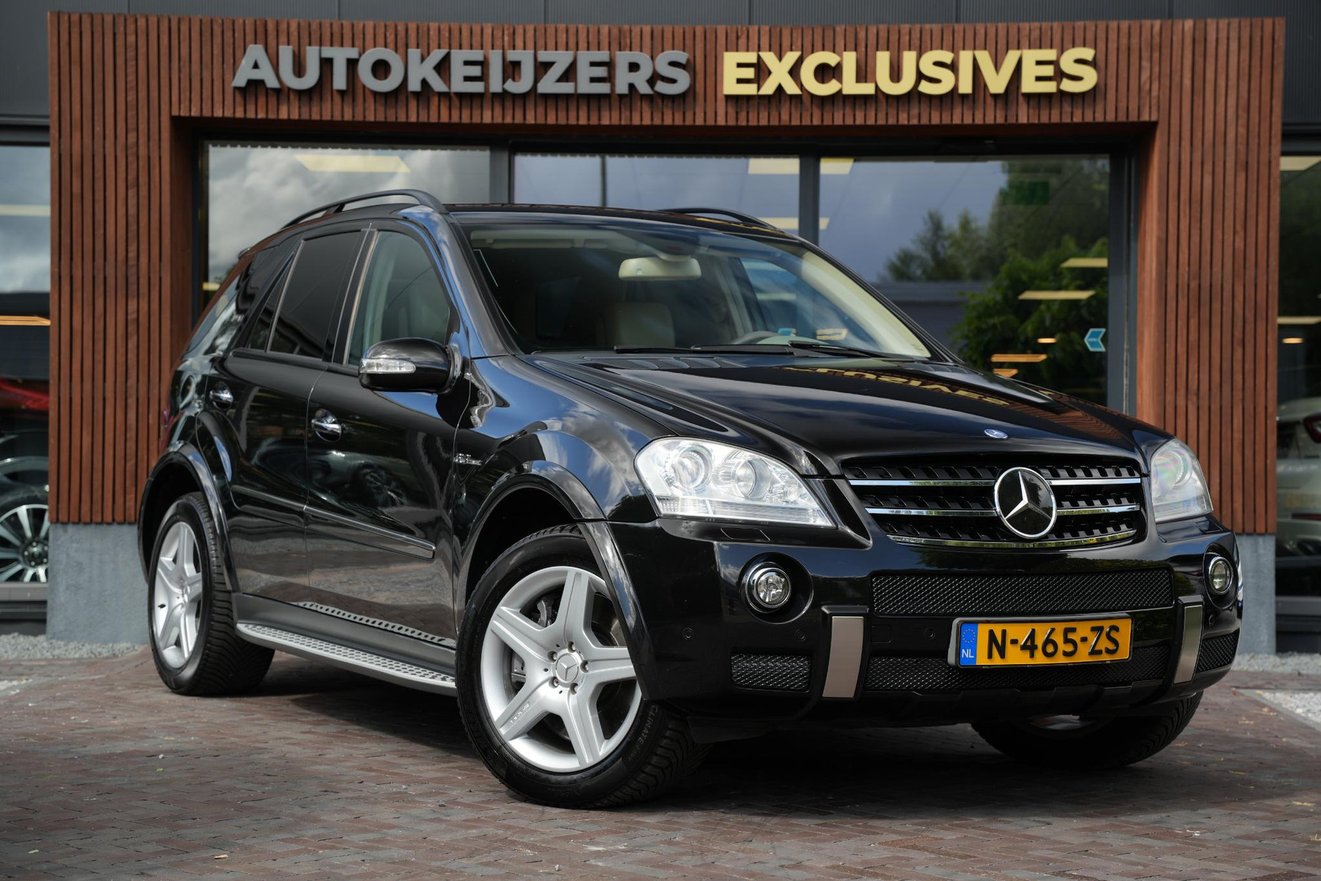 Mercedes-Benz M-Klasse AMG 63 2007 OBSIDIAN BLACK (197U) 1