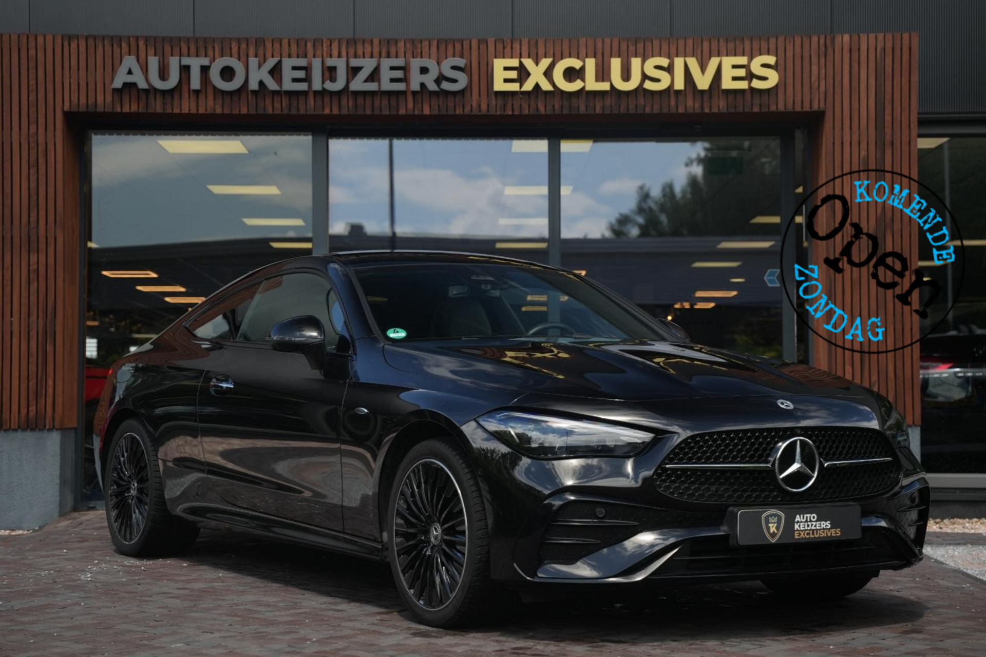 Mercedes-Benz CLE Coupé 300 e AMG Line 2026 Obsidian black - metallic finish (197U) 1