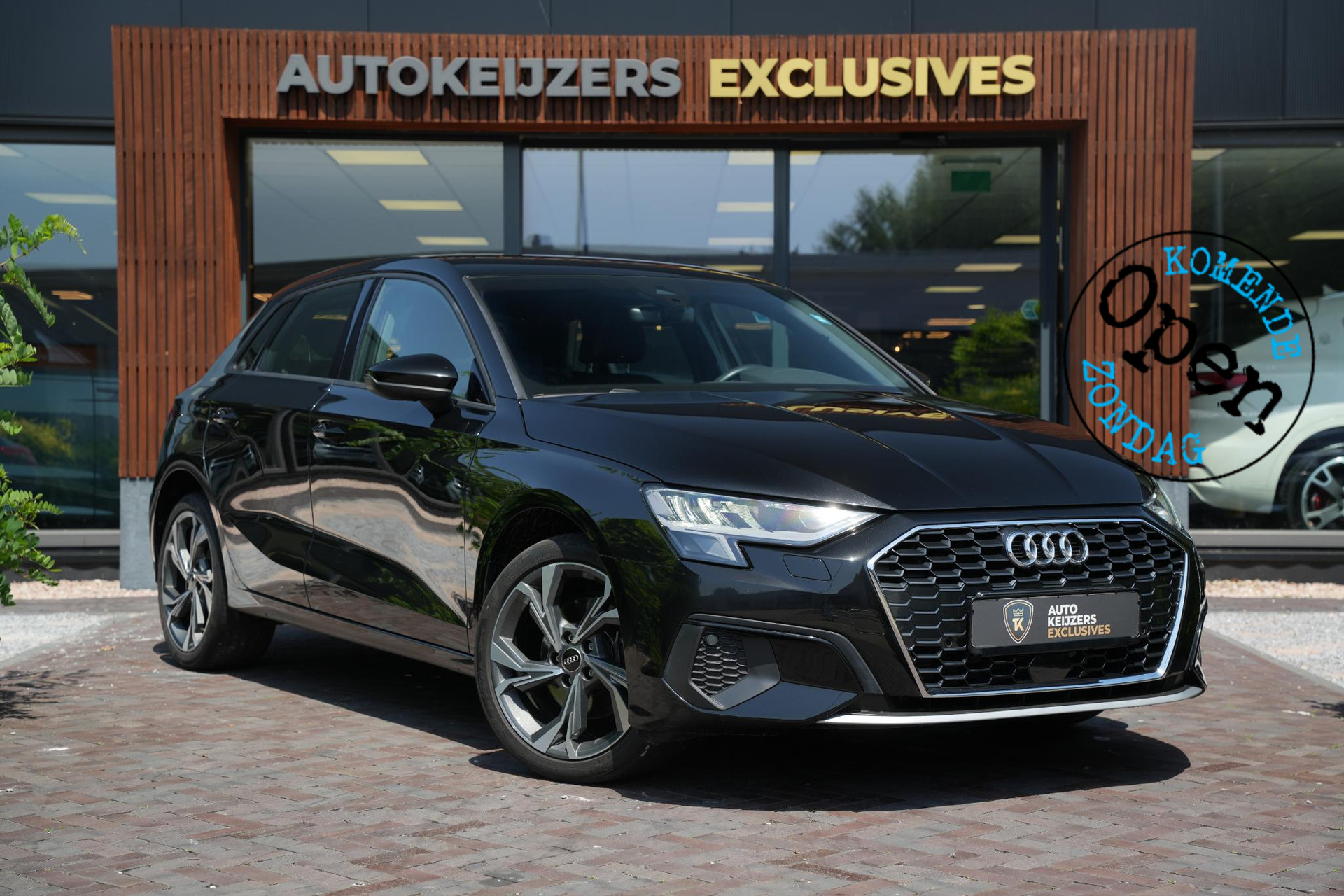 Audi A3 Sportback 40 TFSI e Advanced edition 2023 Metallic mythical black (0E) 1