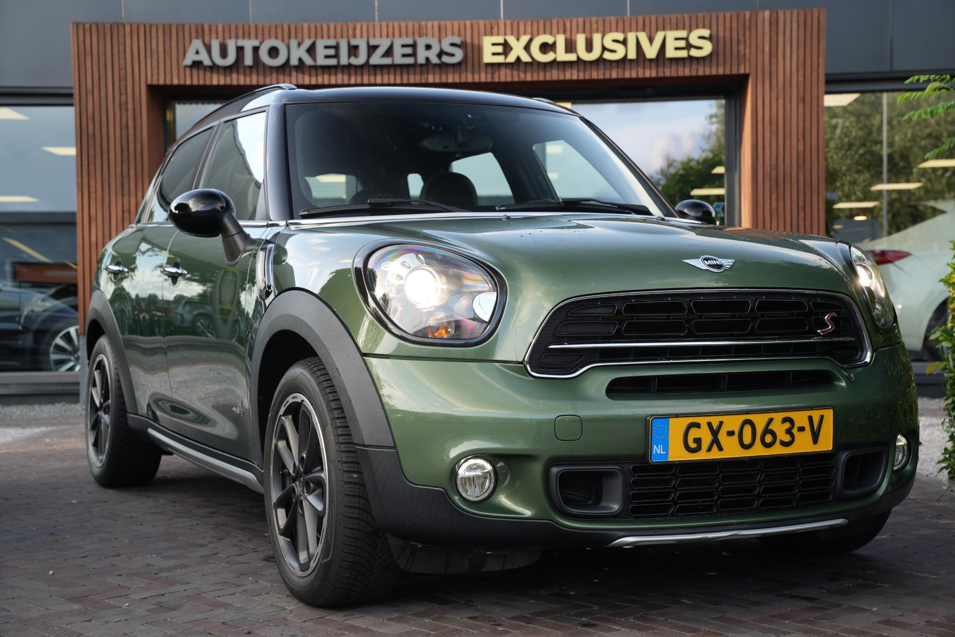 MINI Countryman 1.6 Cooper S ALL4 Pepper 2015 Jungle green 1