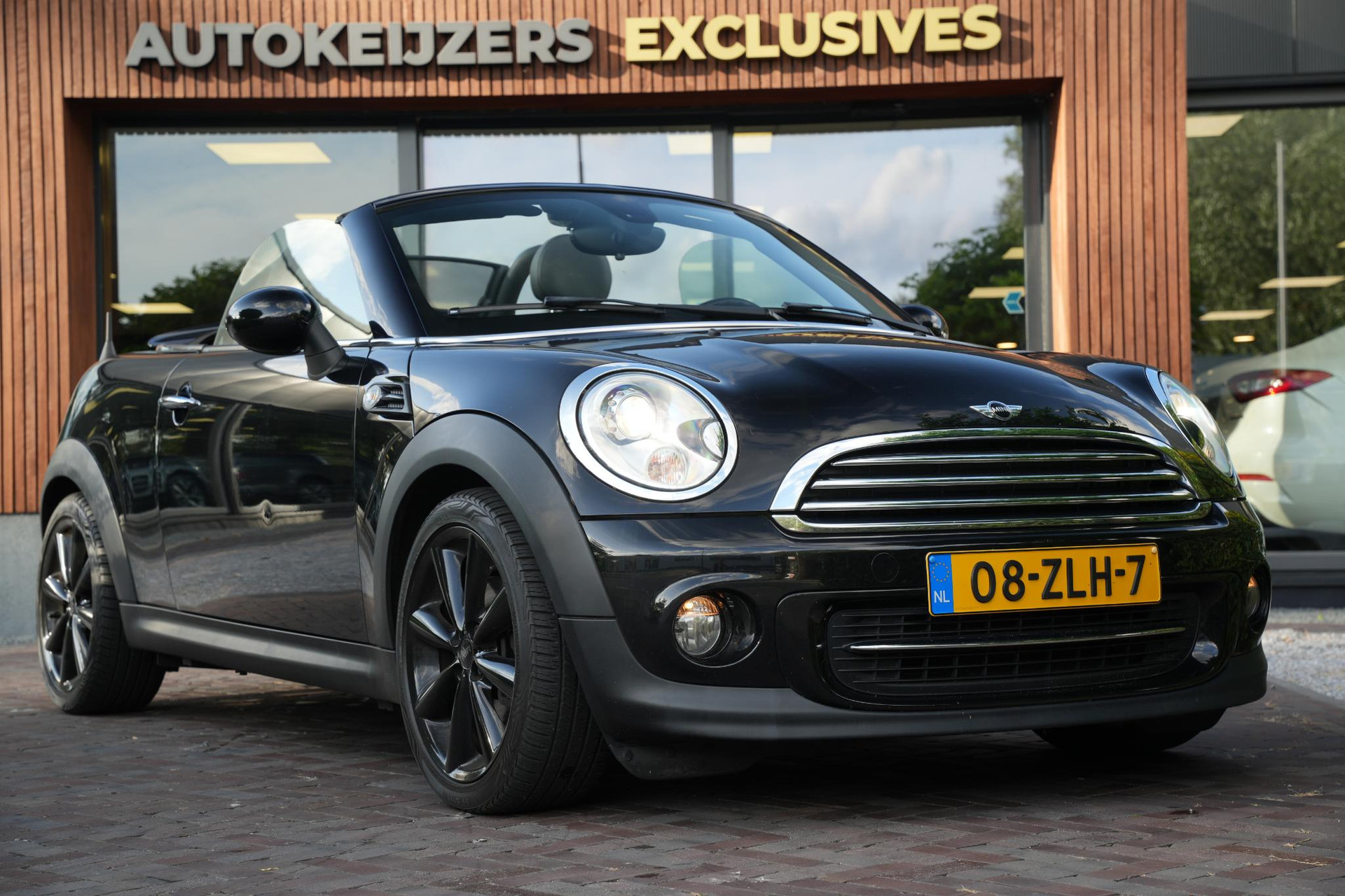 MINI Roadster 1.6 Cooper Chili 2013 Midnight black metallic 1