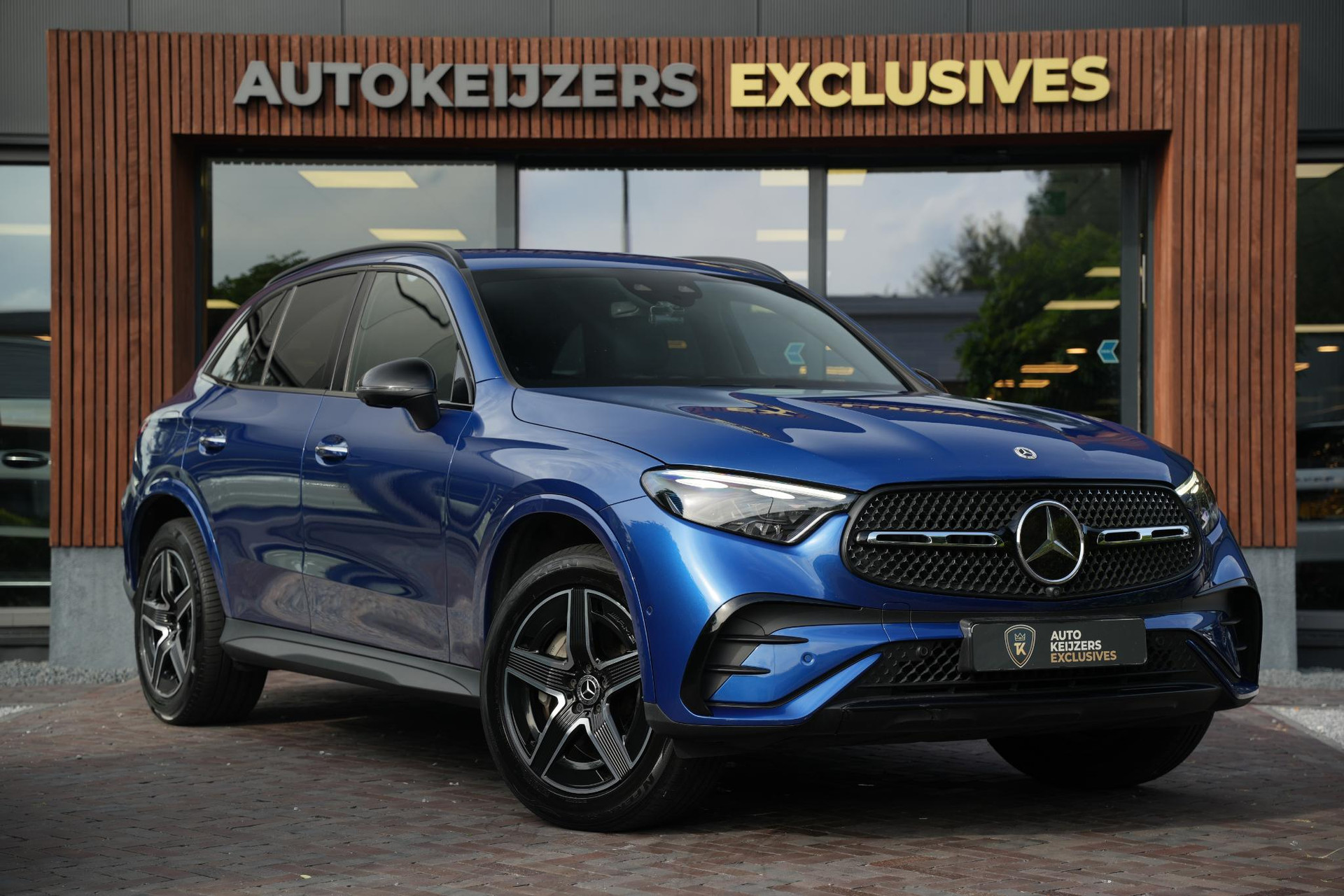 Mercedes-Benz GLC 300e 4MATIC Business Solution AMG 2023 SPECTRAL BLUE - METALLIC FINISH (970U) 1