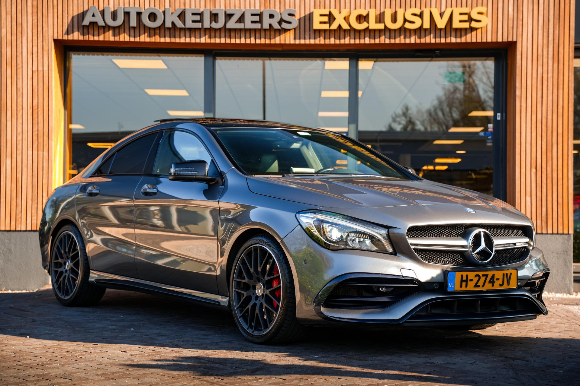 Mercedes-Benz CLA-Klasse AMG 45 4MATIC Ambition 2017  1