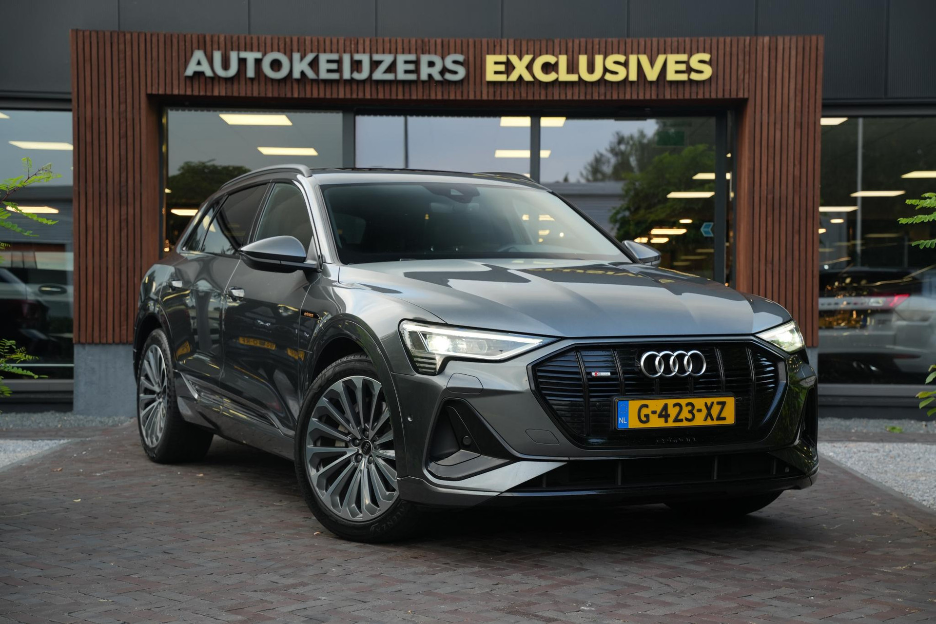 Audi e-tron e-tron 50 quattro Launch edition Black 71 kWh 2019 Daytonagrijs 1