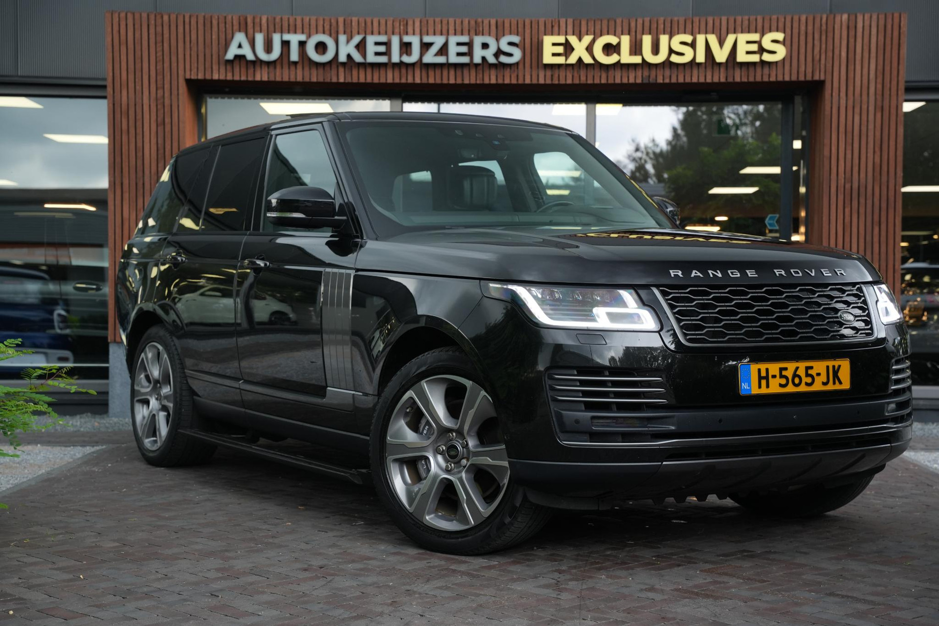 Land Rover Range Rover 2.0 P400e Autobiography 2020 Exterior Paint - Santorini Black (1AG) 1