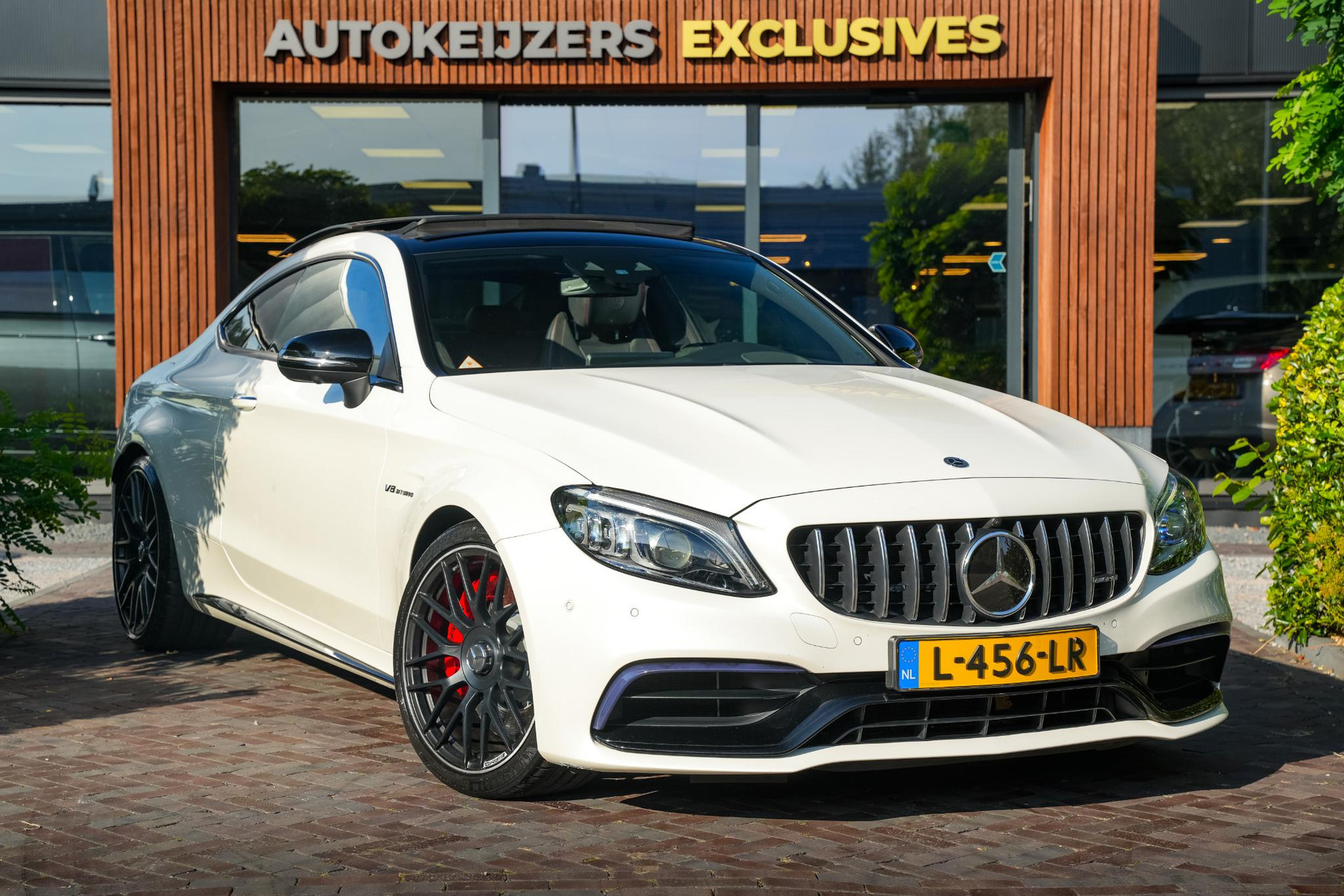 Mercedes-Benz C-Klasse Coupé AMG 63 S Premium Plus Pack 2020 MANUFAKTUR diamond white bright - Metallic finish (799U) 1