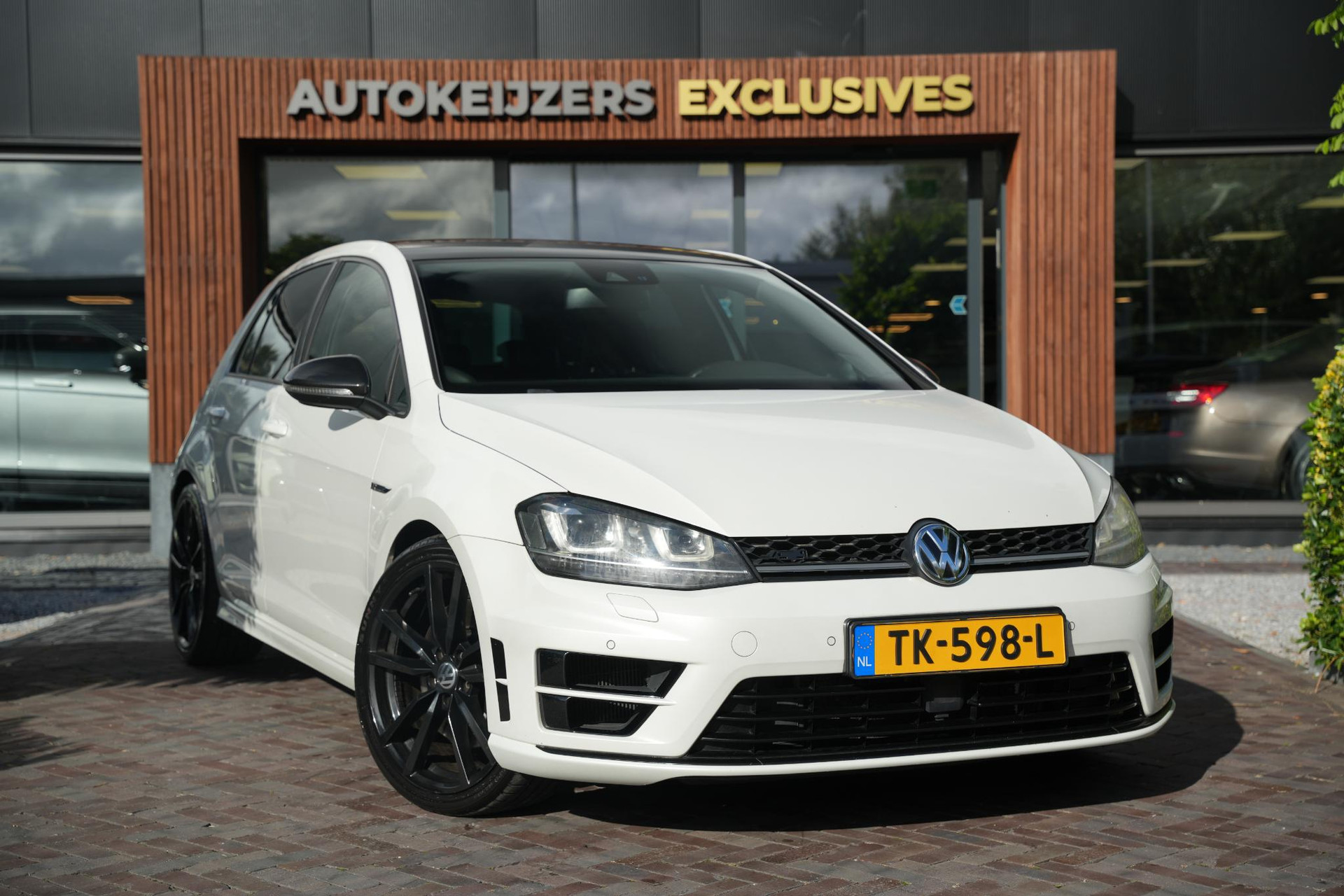 Volkswagen Golf 2.0 TSI R 4Motion 2014 Oryx white mother-of-pearl eff (0R0R) 1