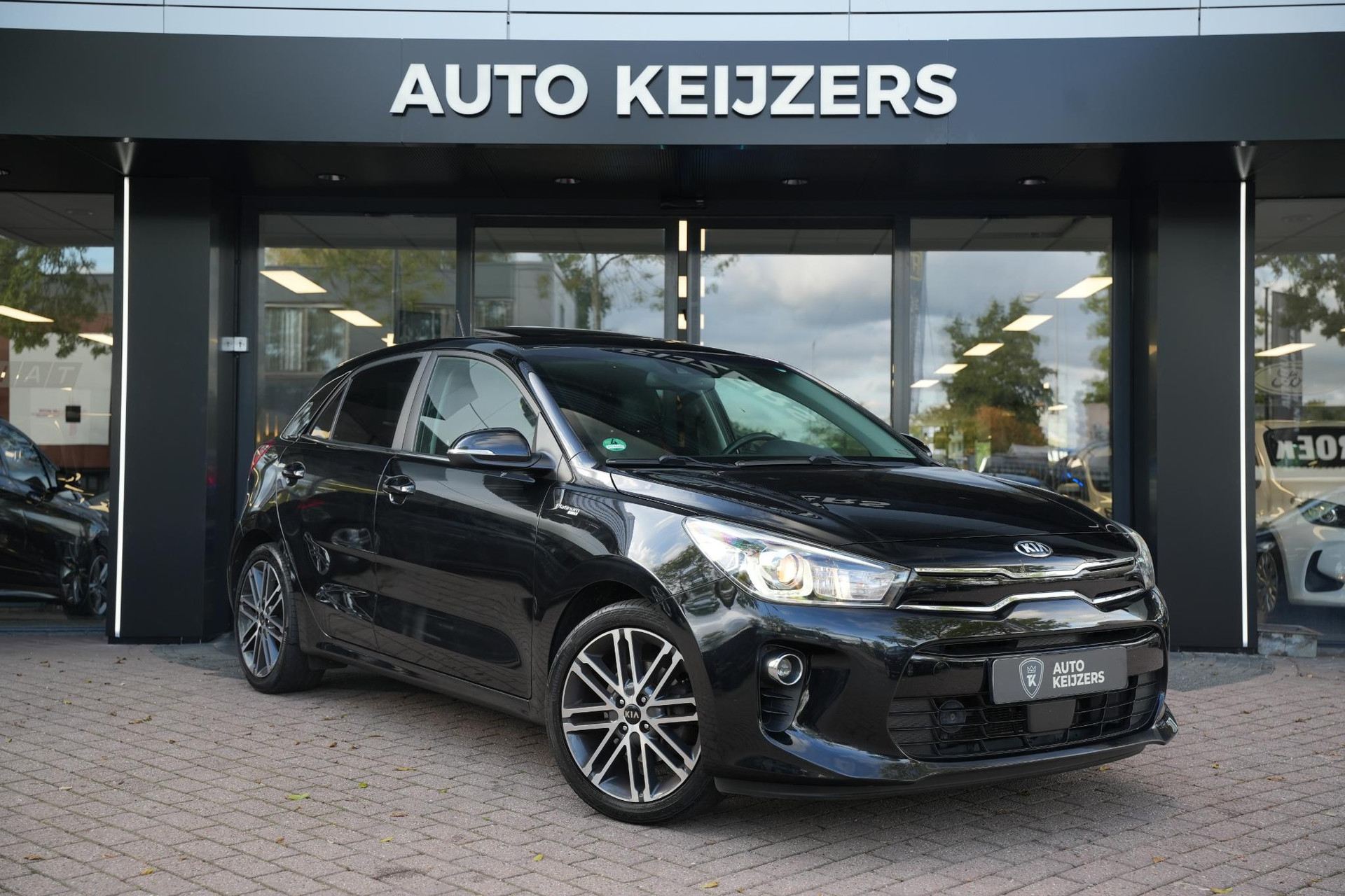 Kia Rio 1.4 Platinum Edition 2017 Aurora Black Pearl (ABP) 1