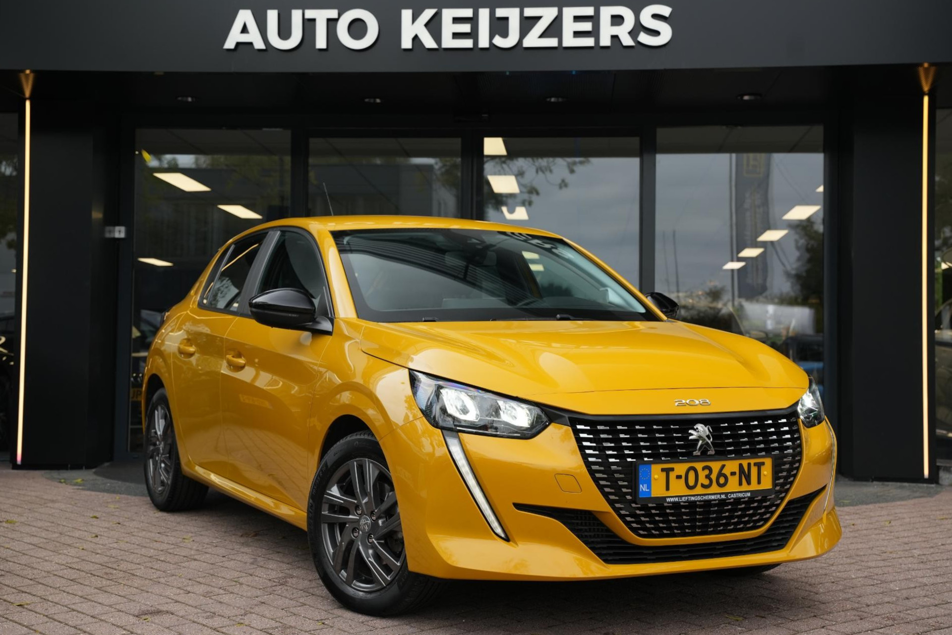 Peugeot 208 1.2 PureTech Allure 2022 FARO YELLOW PAINT (KLT) 1