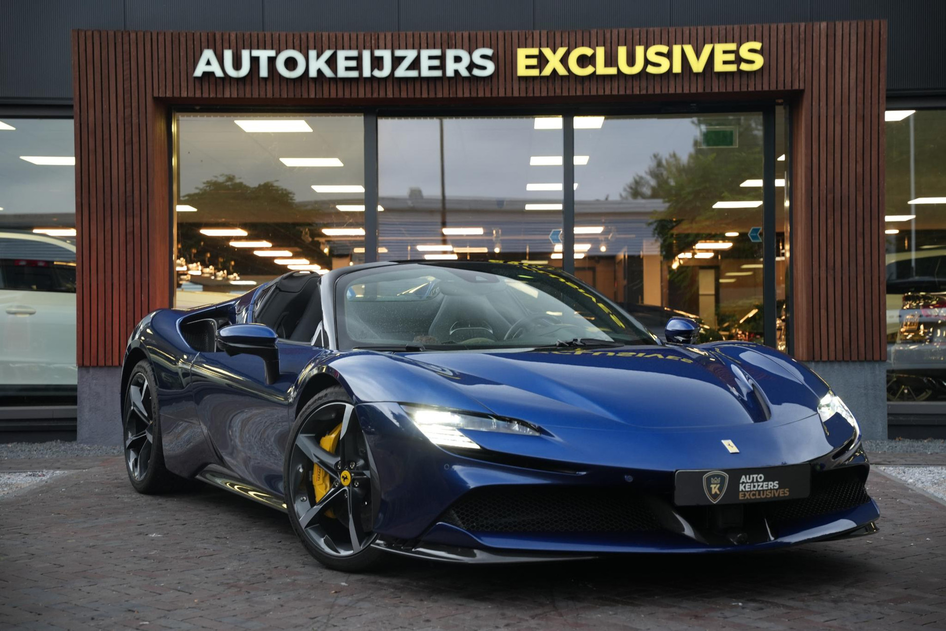 Ferrari SF90 Spider 4.0 V8 2025  1
