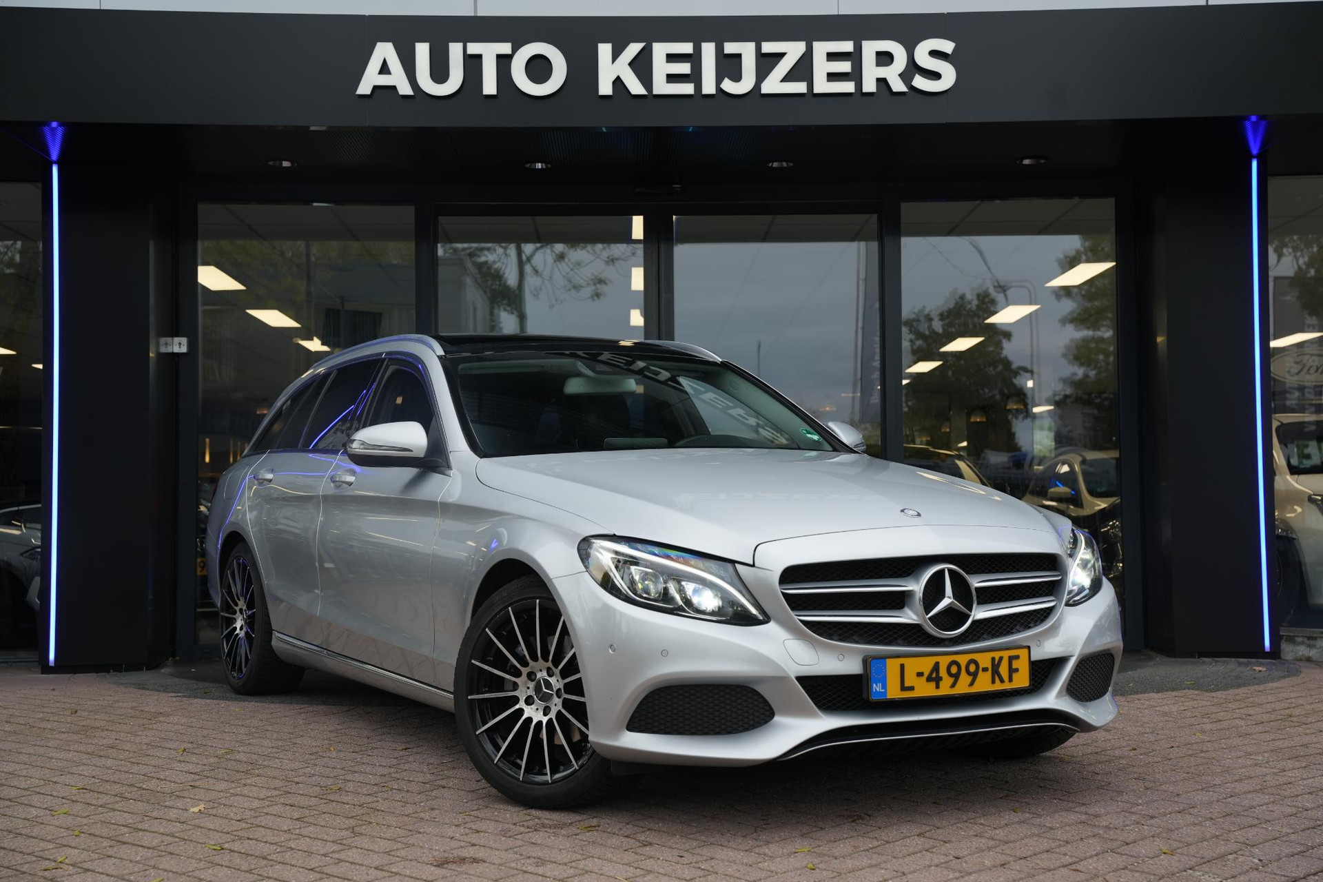 Mercedes-Benz C-Klasse Estate 200 Prestige 2016 IRIDIUM SILVER - METALLIC FINISH (775U) 1