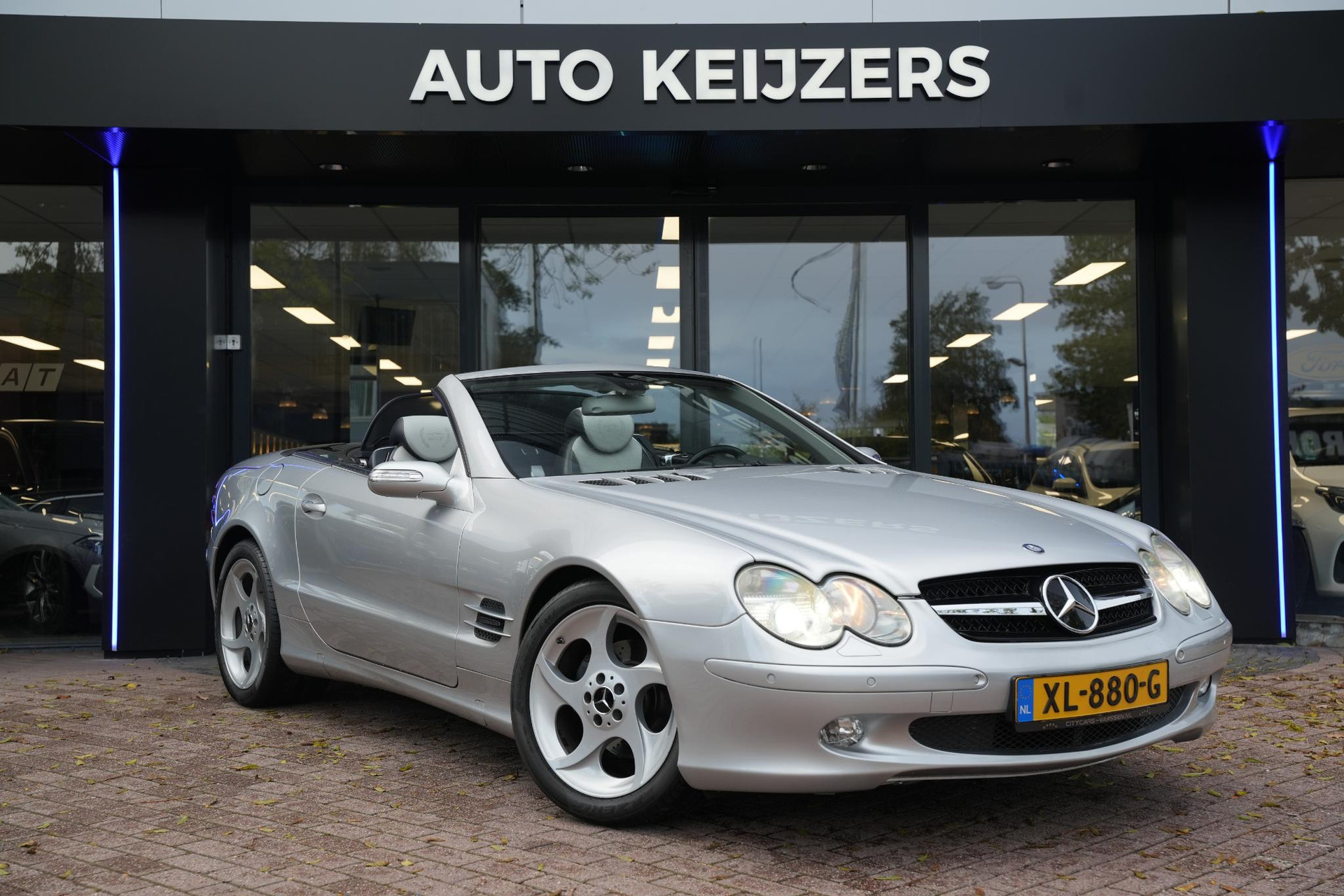 Mercedes-Benz SL-Klasse 350 2005 SILVER ARROW - METALLIC PAINT (777U) 1