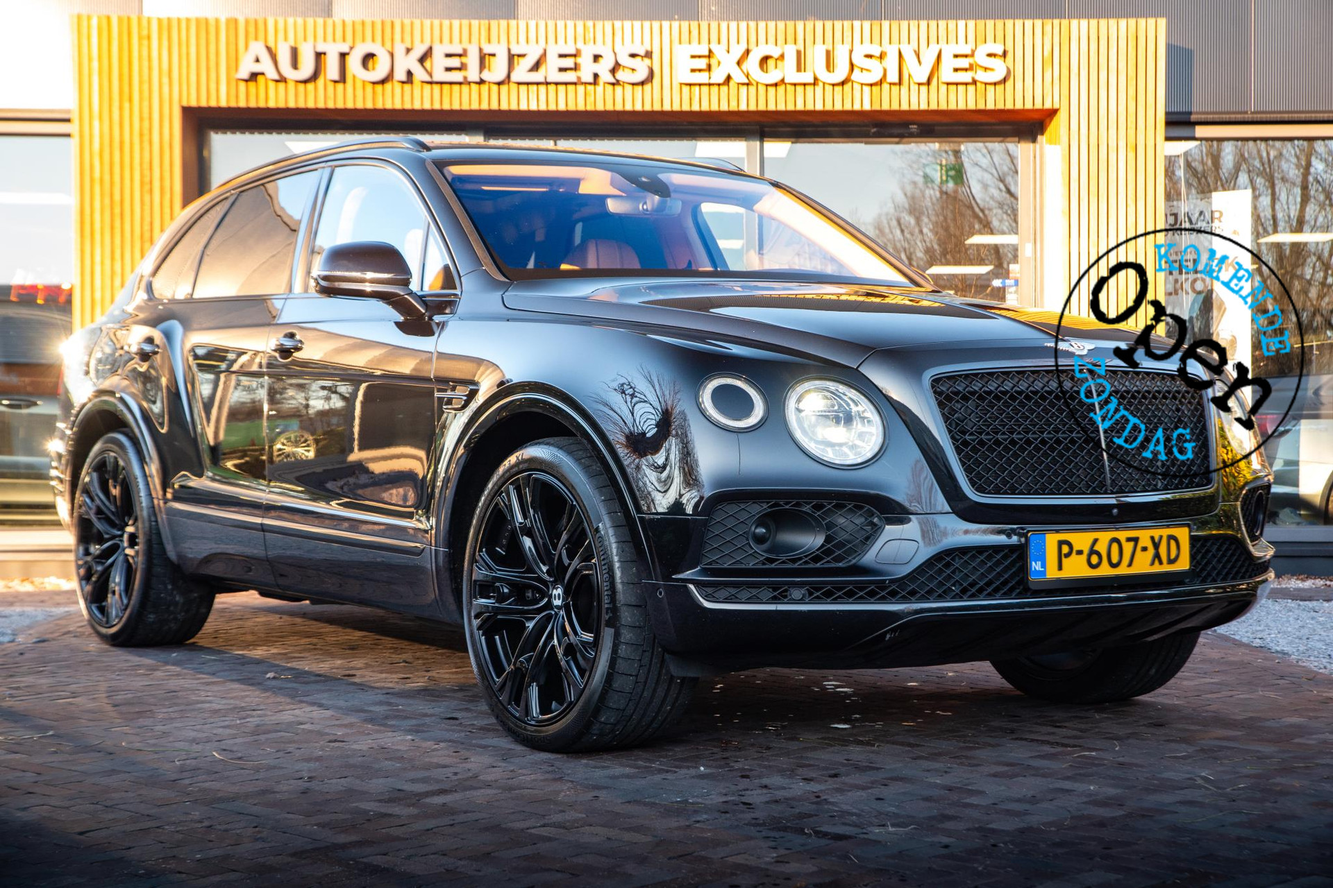 Bentley Bentayga 6.0 W12 black on black 2016  1
